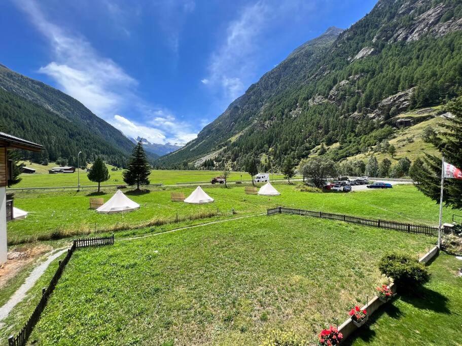 Pure Comfort! Entire Apartment With Abundant Space Near Zermatt With Parking! เทช ภายนอก รูปภาพ